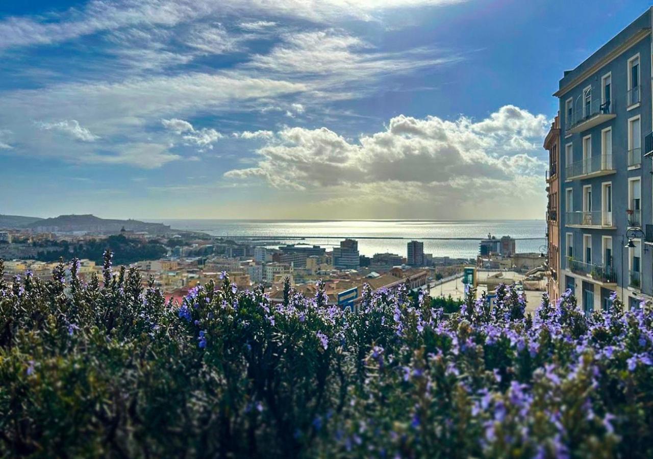 Cagliari Novecento Hotel Esterno foto