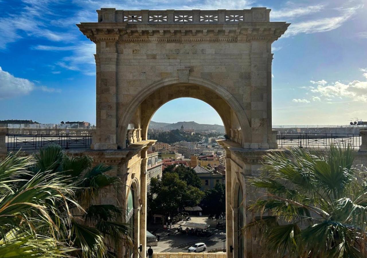 Cagliari Novecento Hotel Esterno foto